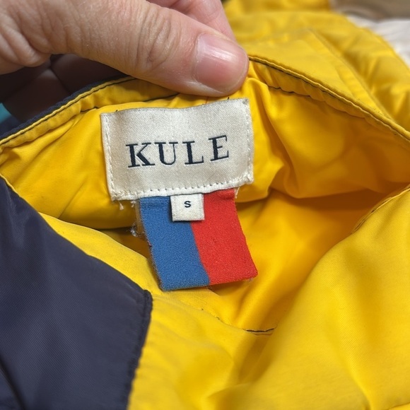 Kule Reversible Simon Puffer Vest size small - Picture 16 of 17